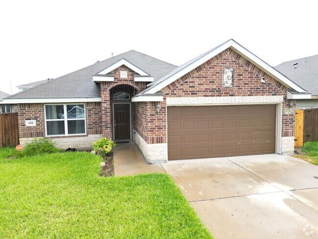 Building Photo - Beautiful 4bed/2bath home in Edinburg