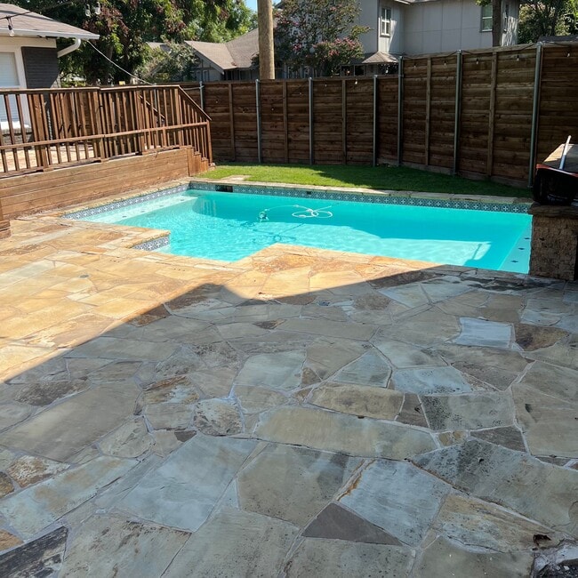 Building Photo - 5746 Velasco Ave