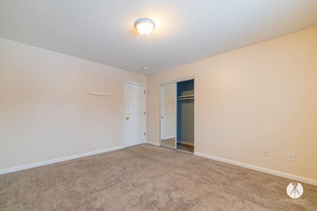 Photo - 1100 W Nugget Ave Unidad B