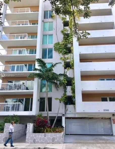 Building Photo - 2740 SW 28th Terrace Unit 403 Rental