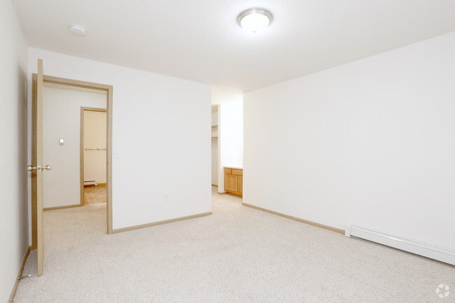 2 habitaciones - Dormitorio principal - Greenbrier Apartments