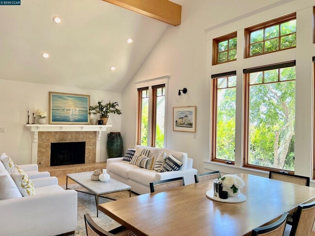 Photo - 53 Knickerbocker Ln