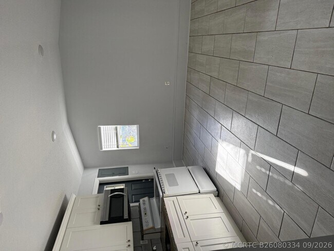 151 Valencia Dr