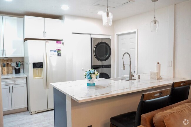 Building Photo - 13005 SW 51st St Rental