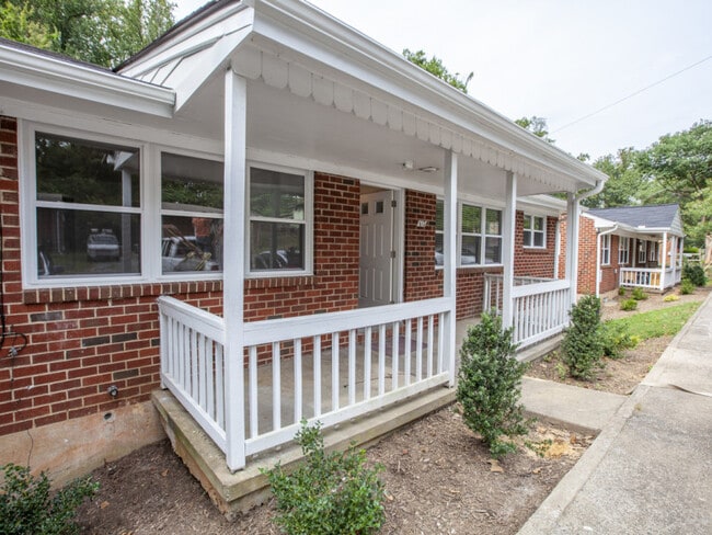 Front porch leading to common hallway - 612 Rock Creek Road Unit B