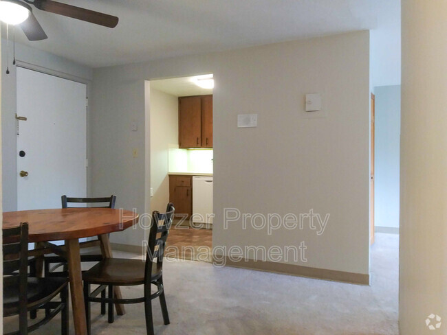 Building Photo - 215 Winter St Unit Apt 4J