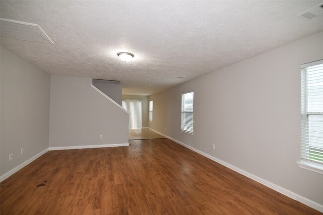 Photo - 18214 Tupper Bend Ln