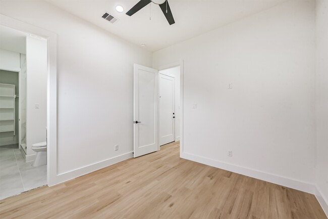 Photo - 3808 Ennis St