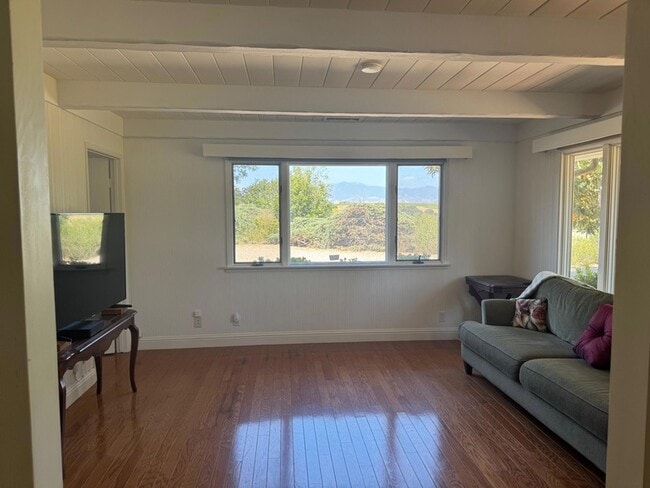 Photo - 724 N Refugio Rd