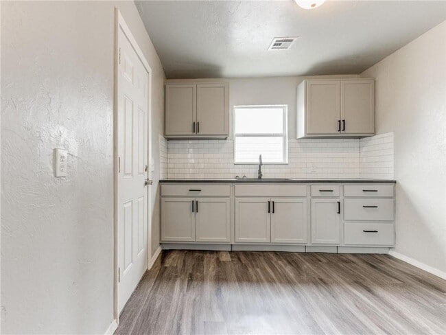 Photo - 1716 SW 18th St