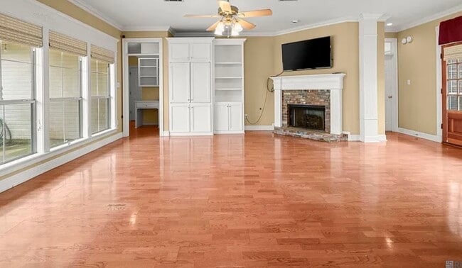 Photo - 1593 Colony Ln