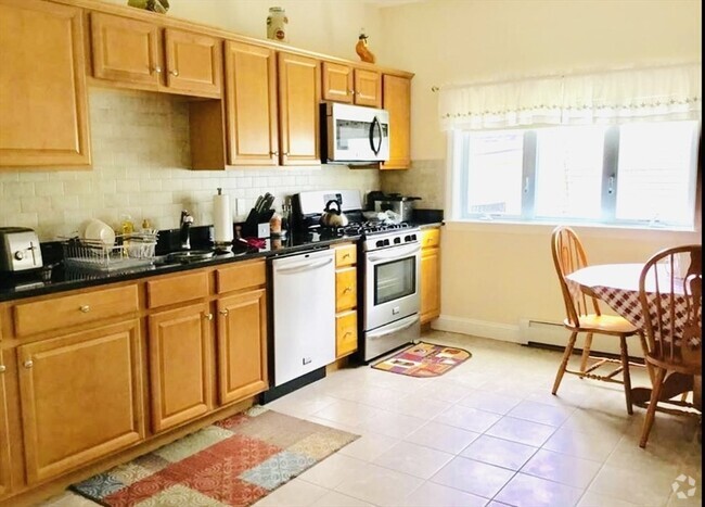 Building Photo - 57 Dartmouth St Unit 2 Rental