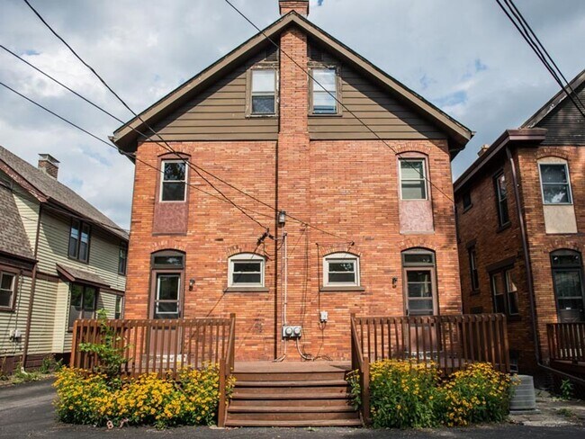 Photo - Summit St 2359-2361 MLR Unit 2361