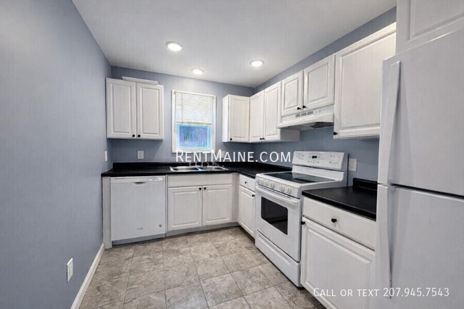 Building Photo - 126 Western Ave Unit B