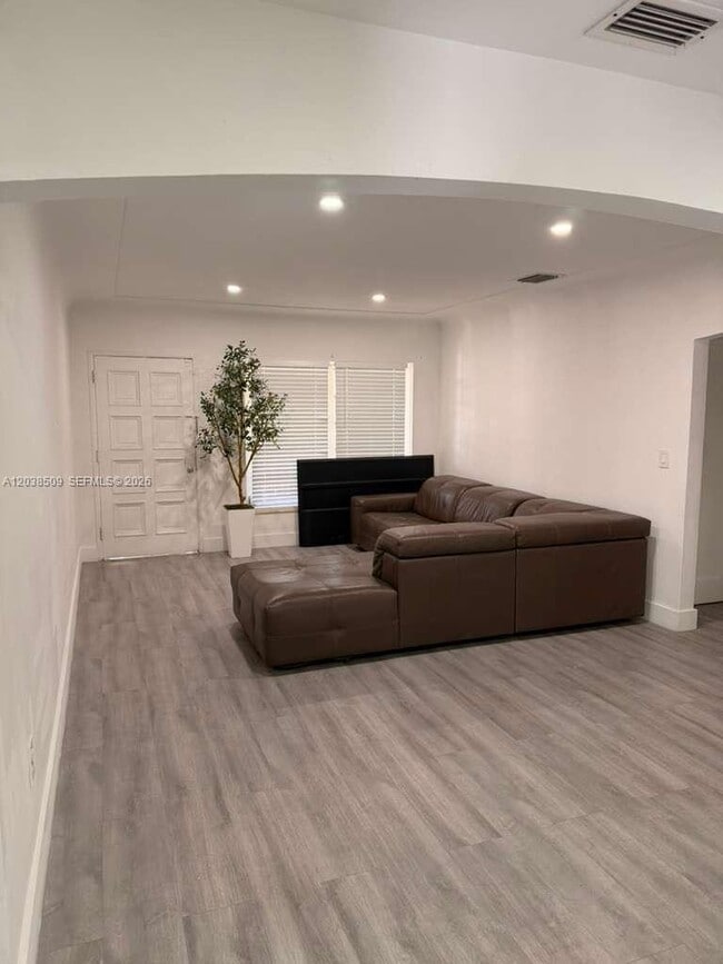 Photo - 2920 SW 15th St