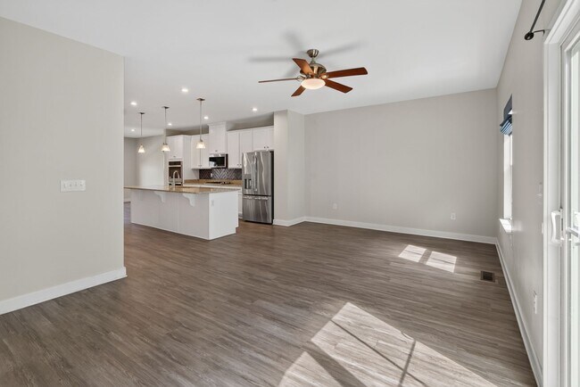 Photo - 949 Centurion Cir