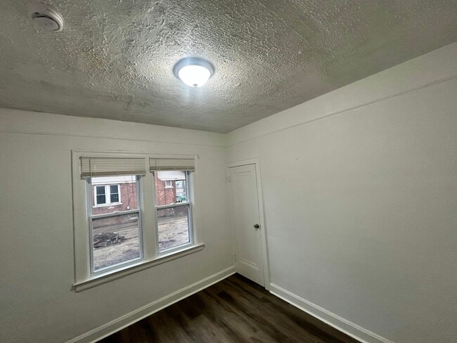 Photo - 18095 Goulburn Ave