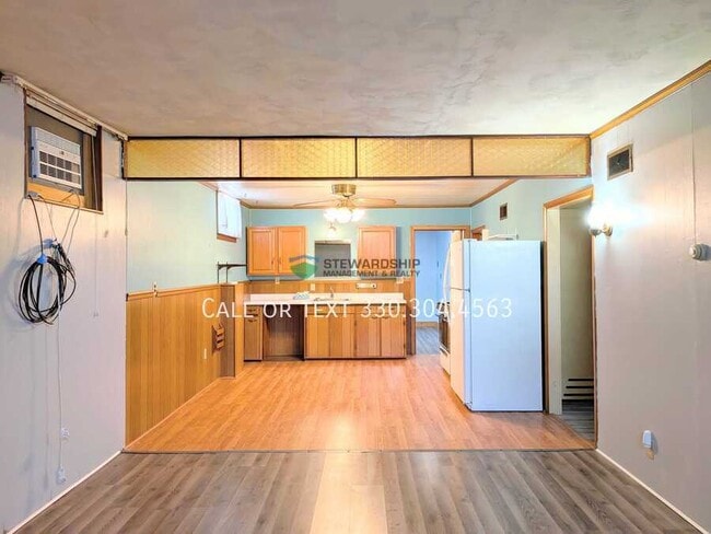 Photo - 139 Canal St W