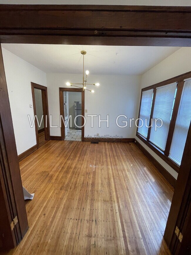 Photo - 537 E 11th St Unidad Apartment 1