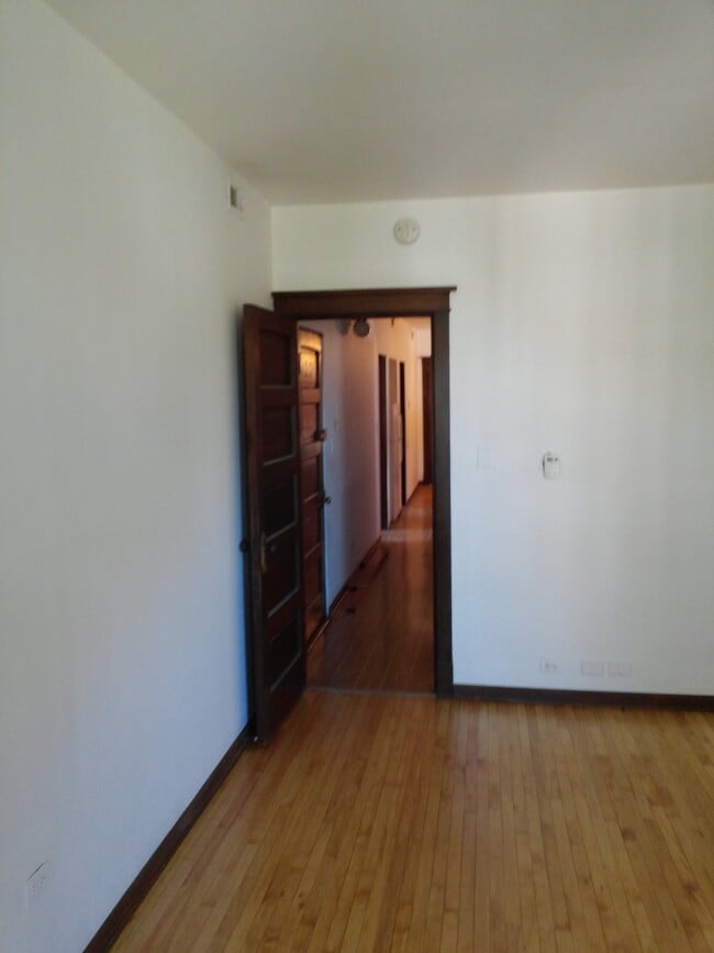 Hallway to kitchen - 3232 S Union Ave Unit 3