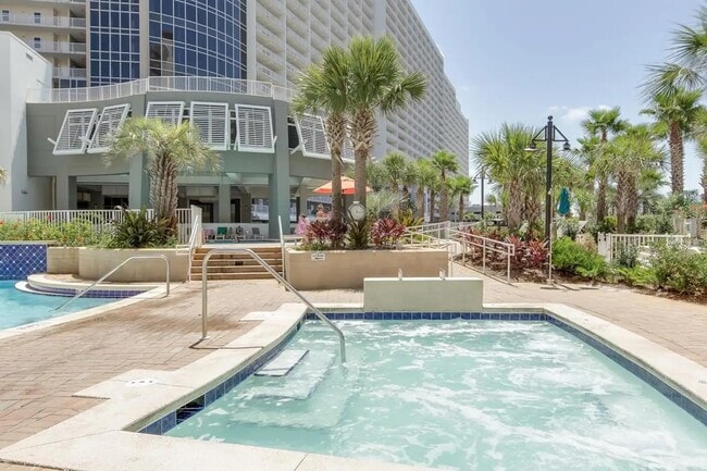 Gulfside hot tub - 9860 S Thomas Dr Unit 818