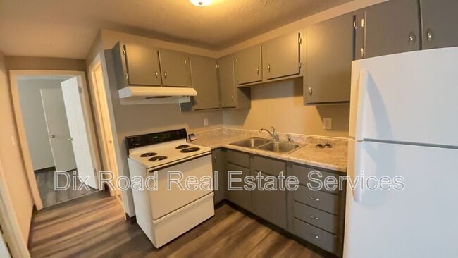 Photo - 739 Trumbull St