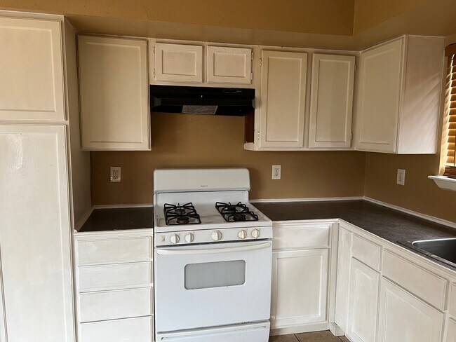 Photo - 1722 Oakwell Ln