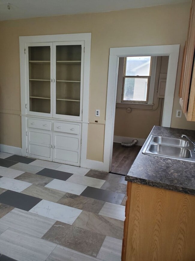 Photo - 3 Bed 1 bath house