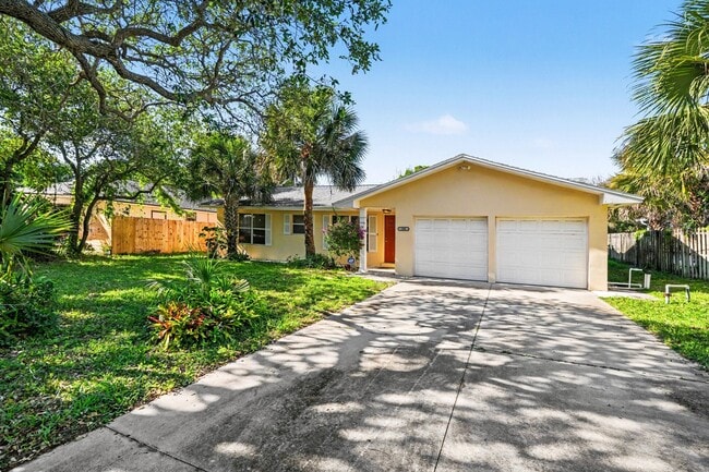 Photo - 108 Delvalle St