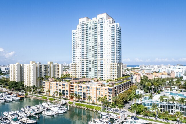Photo - Yacht Club at Portofino Apartments