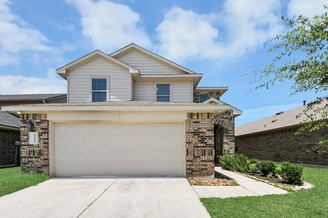 Building Photo - 15439 Cipres Verde St