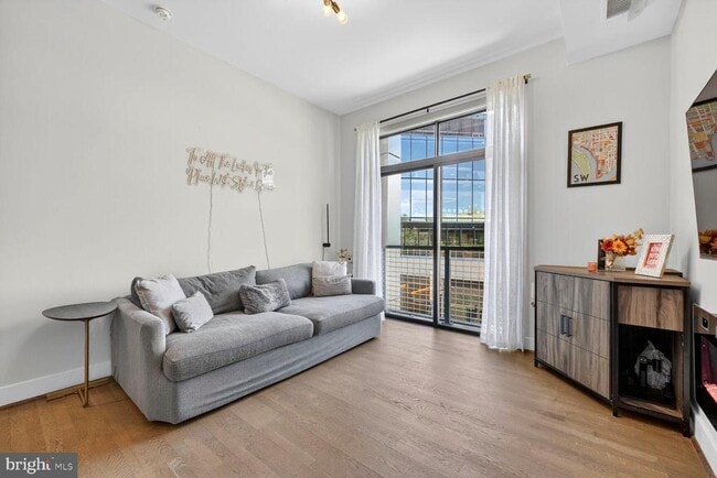 Photo - 525 Water St SW Unidad 314