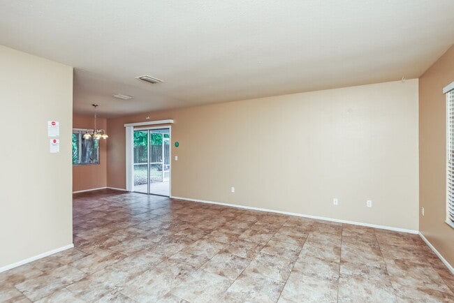 Photo - 1647 Baker St NE