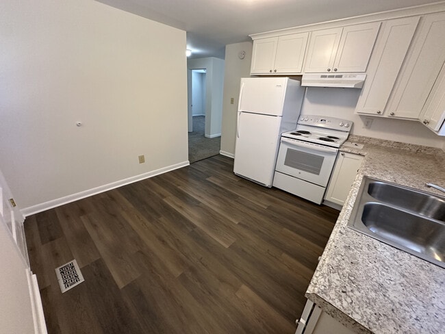 Photo - 1121 Northwest Blvd Unit 1121