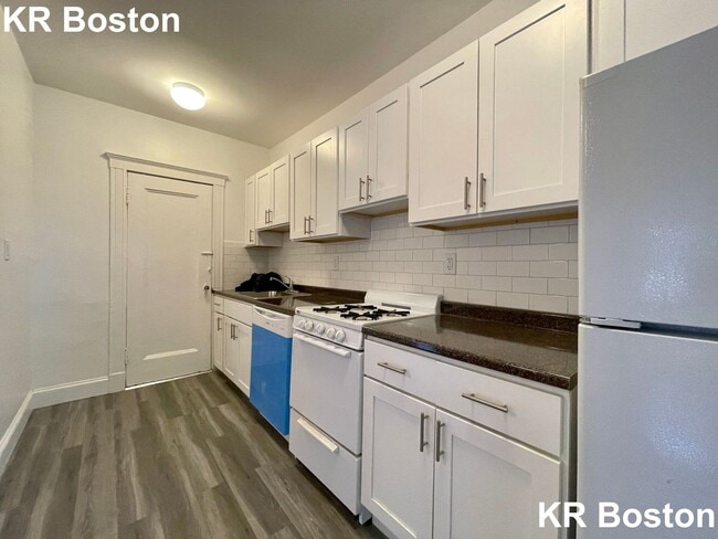 Building Photo - Brighton 2Bed / 1Bath on Vinal St - No Fee... Rental