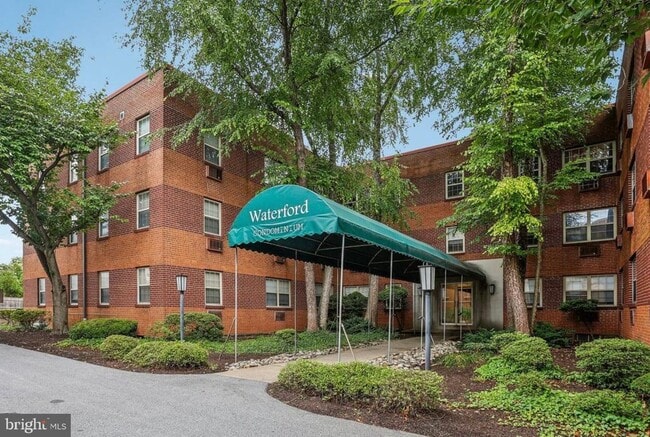 Photo - 383 Lakeside Rd Unit 104