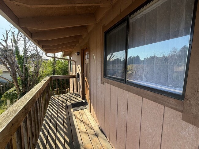 Building Photo - 2304 Arbutus St Unit 2304 Arbutus