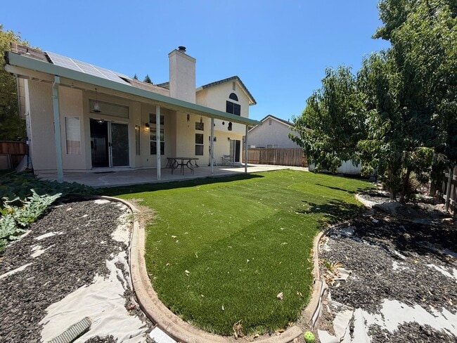 Photo - AVAILABLE NOW! Come view this 5 Bedroom single family home in Rocklin!