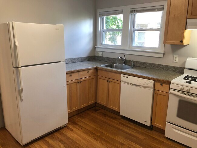 Photo - 9 Oak Square Ave Unit #2F