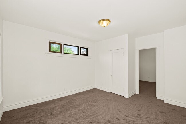 6144 S Indiana Ave Unit 2R