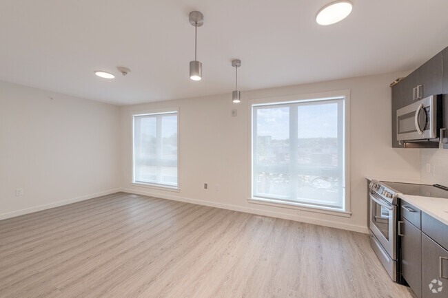 2 BR, 2 BA