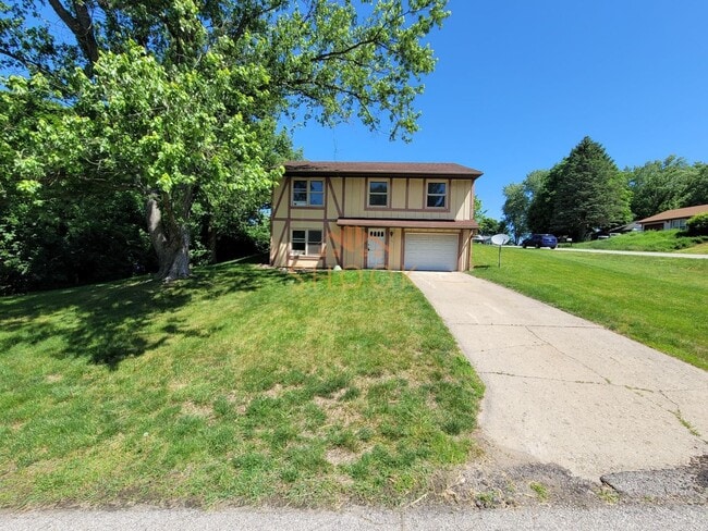 Photo - 3BR/2BA BI-LEVEL ON LAFAYETTE'S SOUTH SIDE
