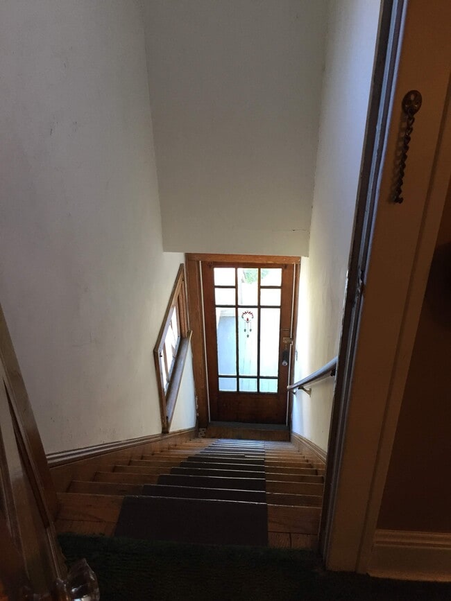 Front entrance - 42 Pinewood Ave Townhome