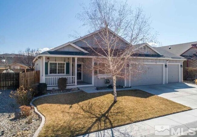 Photo - 971 Iris Ln