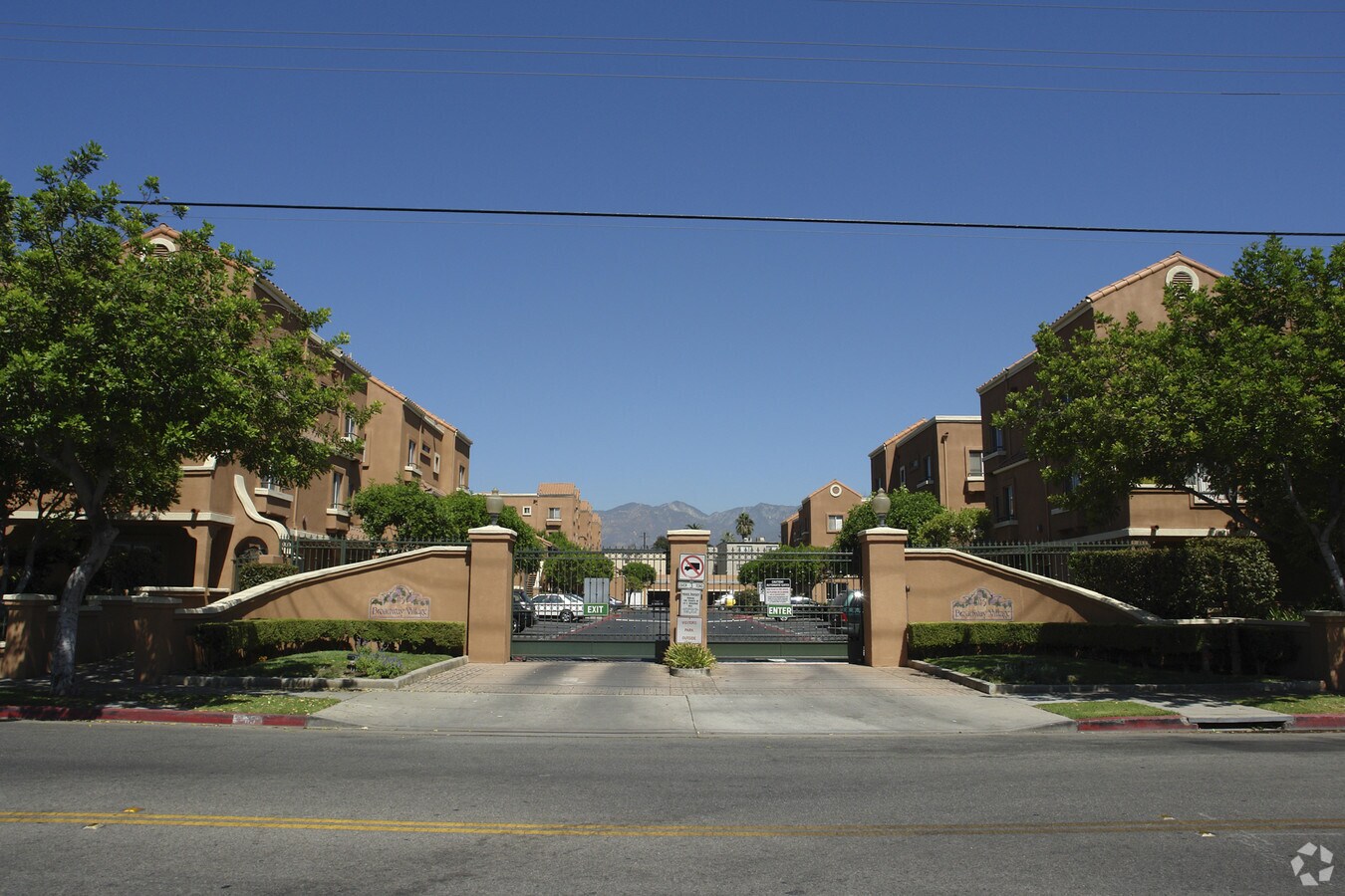 Broadway Village - Broadway Village Apartments