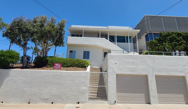 Photo - 2186 W California St House