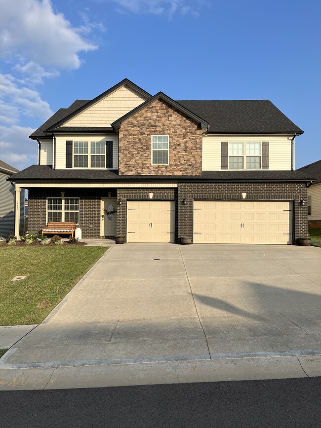 Building Photo - 1529 Kestrel Dr