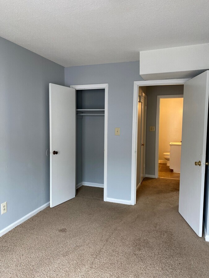 Photo - 415 Lambeth Dr Apartments Unit 3