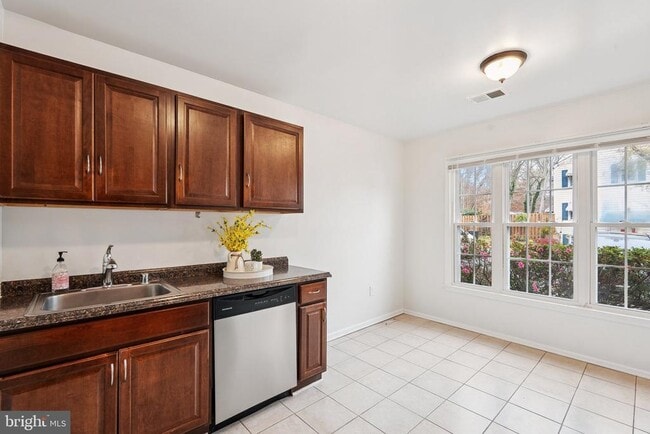 Photo - 5450 Lighthouse Ln