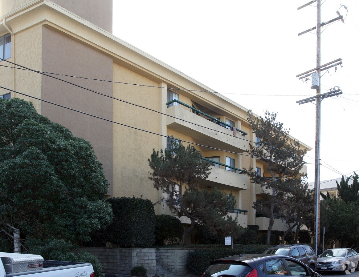 Photo - 110 Hurricane St